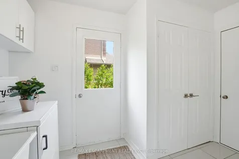 133 Warner Drive Oakville ON L6L 6G7