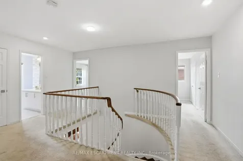 133 Warner Drive Oakville ON L6L 6G7