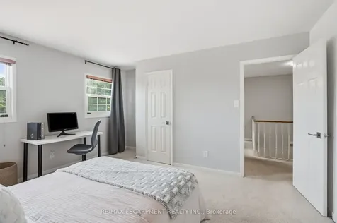 133 Warner Drive Oakville ON L6L 6G7