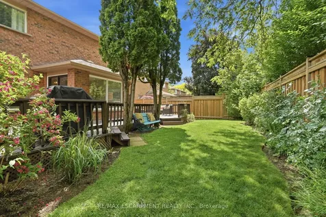 133 Warner Drive Oakville ON L6L 6G7