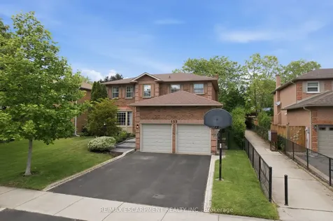 133 Warner Drive Oakville ON L6L 6G7