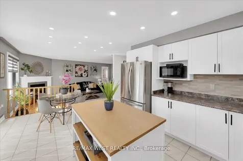 26 Country Stroll Crescent Caledon ON L7E 2H3