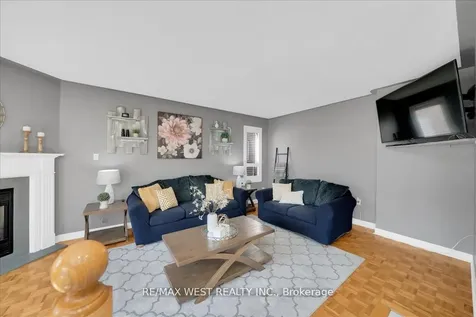 26 Country Stroll Crescent Caledon ON L7E 2H3
