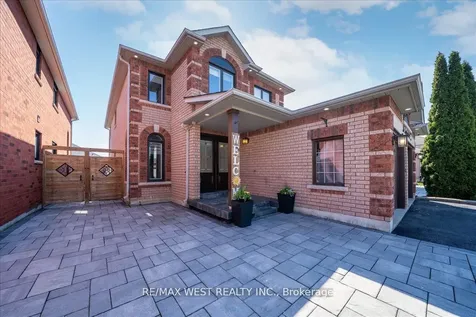 26 Country Stroll Crescent Caledon ON L7E 2H3