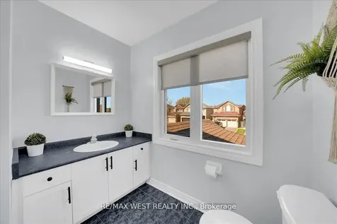 26 Country Stroll Crescent Caledon ON L7E 2H3