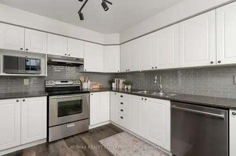 2279 Pathfinder Drive Burlington ON L7L 6N1