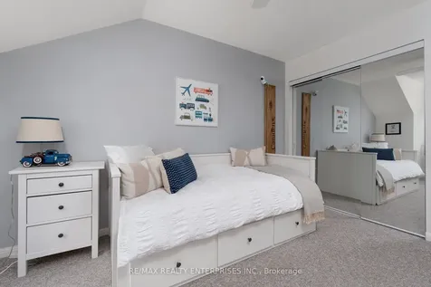 2279 Pathfinder Drive Burlington ON L7L 6N1
