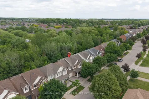 2279 Pathfinder Drive Burlington ON L7L 6N1