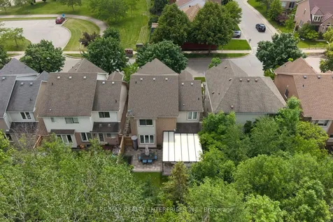 2279 Pathfinder Drive Burlington ON L7L 6N1