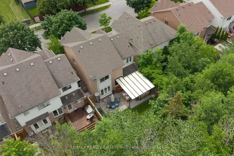 2279 Pathfinder Drive Burlington ON L7L 6N1