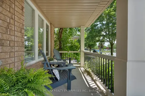 2279 Pathfinder Drive Burlington ON L7L 6N1