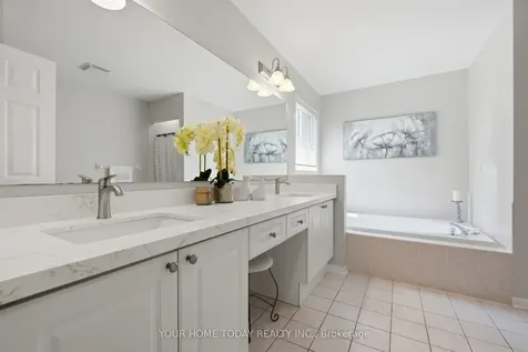 5 Curry Crescent Halton Hills ON L7G 5L4