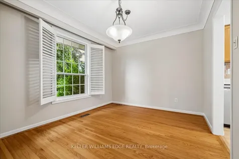 668 Bridle Wood Burlington ON L7L 4E1