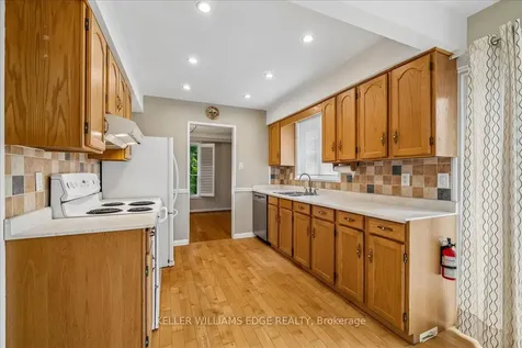 668 Bridle Wood Burlington ON L7L 4E1