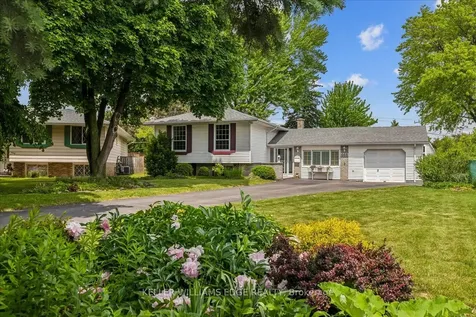 668 Bridle Wood Burlington ON L7L 4E1