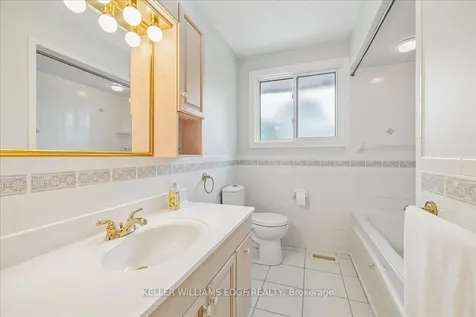 668 Bridle Wood Burlington ON L7L 4E1
