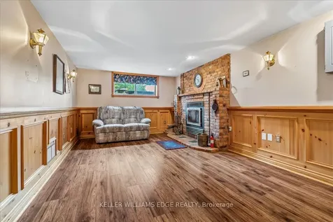 668 Bridle Wood Burlington ON L7L 4E1