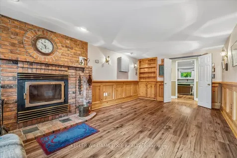 668 Bridle Wood Burlington ON L7L 4E1