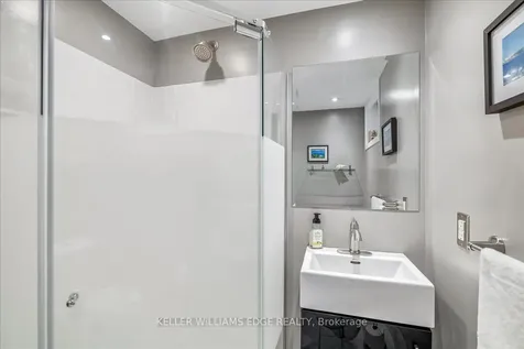 668 Bridle Wood Burlington ON L7L 4E1
