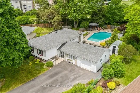 668 Bridle Wood Burlington ON L7L 4E1