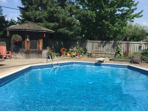 668 Bridle Wood Burlington ON L7L 4E1