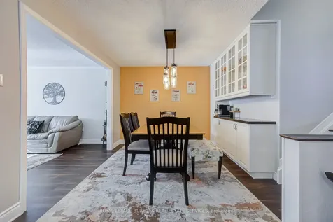 2348 Malcolm Crescent Burlington ON L7P 4H4