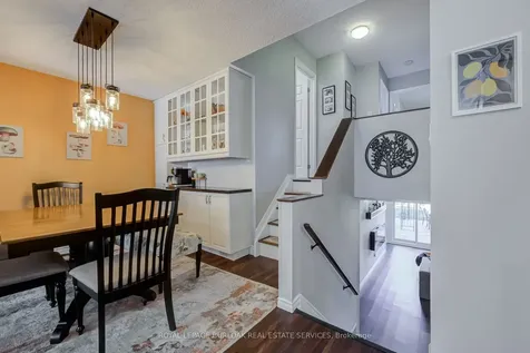 2348 Malcolm Crescent Burlington ON L7P 4H4