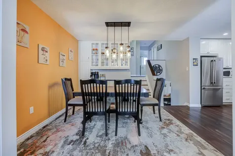 2348 Malcolm Crescent Burlington ON L7P 4H4