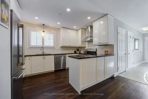 2348 Malcolm Crescent Burlington ON L7P 4H4