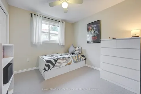 2348 Malcolm Crescent Burlington ON L7P 4H4
