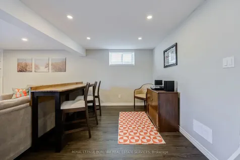 2348 Malcolm Crescent Burlington ON L7P 4H4