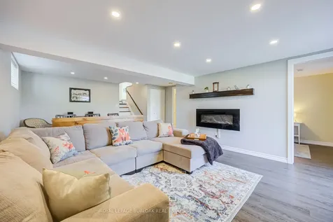 2348 Malcolm Crescent Burlington ON L7P 4H4