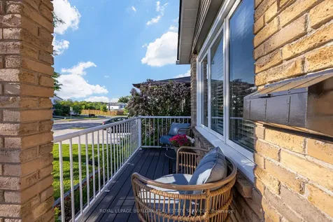 2348 Malcolm Crescent Burlington ON L7P 4H4