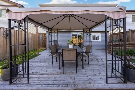 2348 Malcolm Crescent Burlington ON L7P 4H4