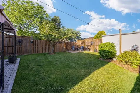 2348 Malcolm Crescent Burlington ON L7P 4H4