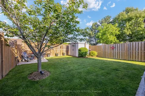 2348 Malcolm Crescent Burlington ON L7P 4H4