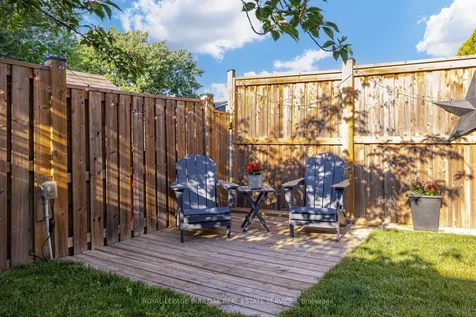 2348 Malcolm Crescent Burlington ON L7P 4H4