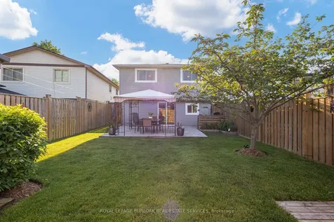 2348 Malcolm Crescent Burlington ON L7P 4H4