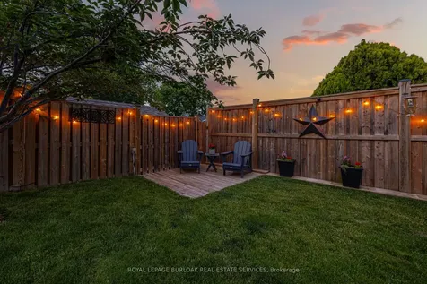 2348 Malcolm Crescent Burlington ON L7P 4H4