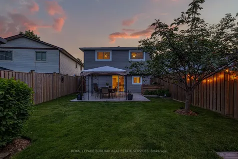 2348 Malcolm Crescent Burlington ON L7P 4H4