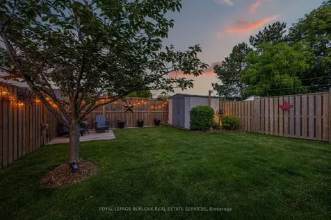 2348 Malcolm Crescent Burlington ON L7P 4H4
