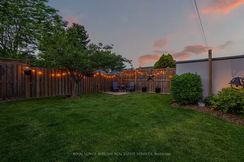 2348 Malcolm Crescent Burlington ON L7P 4H4