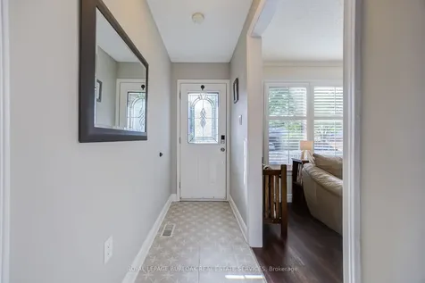 2348 Malcolm Crescent Burlington ON L7P 4H4