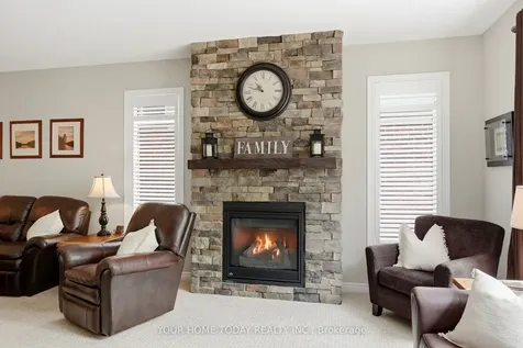 8 Trinity Court Halton Hills ON L7J 0A2