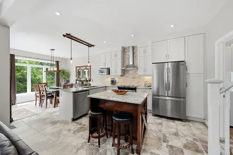 8 Trinity Court Halton Hills ON L7J 0A2