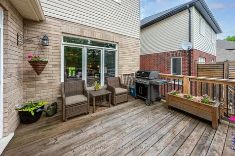 8 Trinity Court Halton Hills ON L7J 0A2