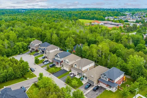 8 Trinity Court Halton Hills ON L7J 0A2