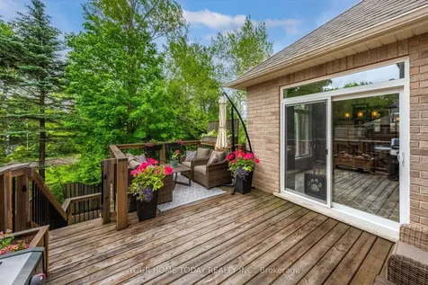 8 Trinity Court Halton Hills ON L7J 0A2