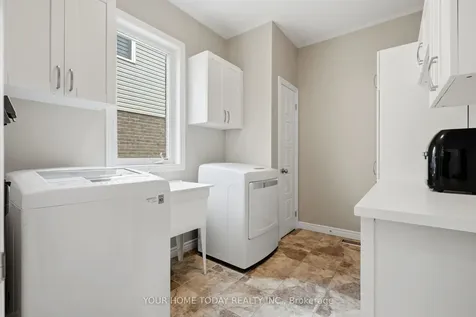 8 Trinity Court Halton Hills ON L7J 0A2