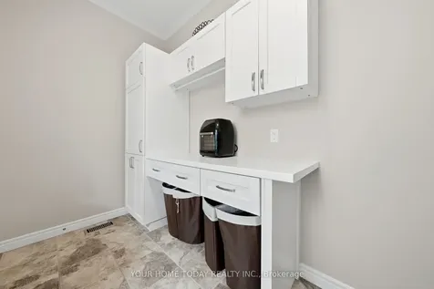 8 Trinity Court Halton Hills ON L7J 0A2
